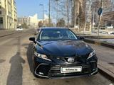 Toyota Camry 2021 года за 14 000 000 тг. в Астана