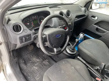 Ford Fiesta 2008 года за 970 000 тг. в Актобе – фото 5