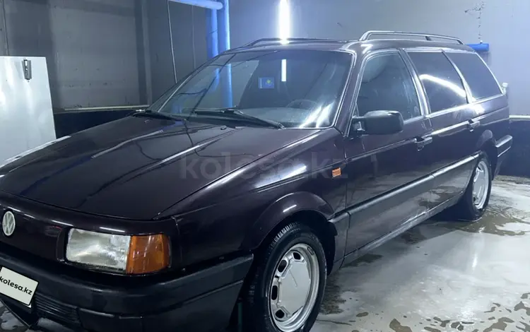 Volkswagen Passat 1993 годаfor1 500 000 тг. в Астана