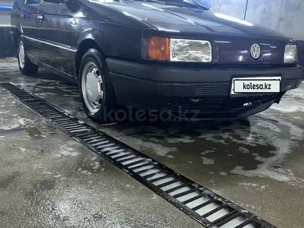 Volkswagen Passat 1993 года за 1 500 000 тг. в Астана – фото 2