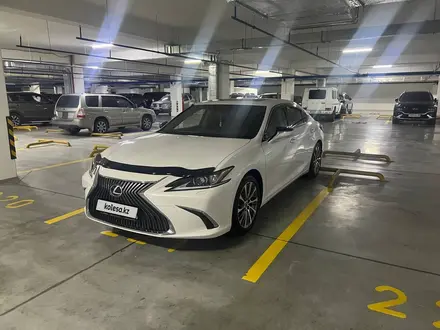 Lexus ES 250 2019 года за 23 700 000 тг. в Алматы – фото 15