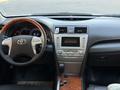 Toyota Camry 2011 года за 7 600 000 тг. в Шымкент – фото 18