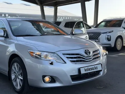Toyota Camry 2011 года за 7 600 000 тг. в Шымкент – фото 21