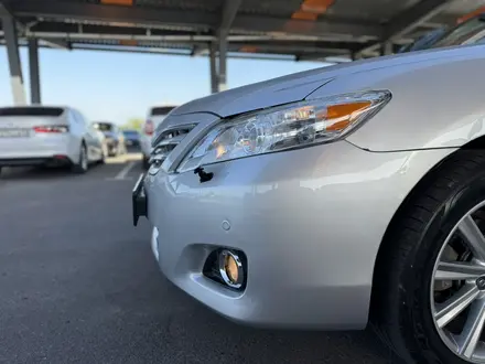 Toyota Camry 2011 года за 7 600 000 тг. в Шымкент – фото 23
