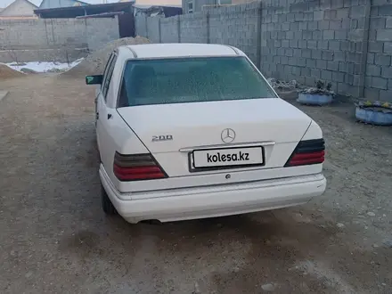 Mercedes-Benz E 200 1993 года за 2 050 000 тг. в Жаркент – фото 3