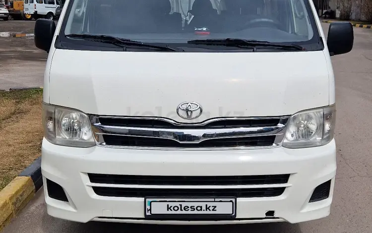 Toyota Hiace 2012 года за 12 500 000 тг. в Астана