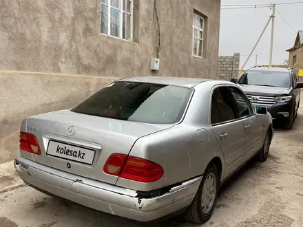 Mercedes-Benz E 230 1996 года за 2 000 000 тг. в Шымкент – фото 2