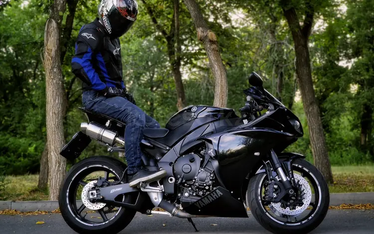 Yamaha  YZF-R1 2010 годаүшін5 200 000 тг. в Астана