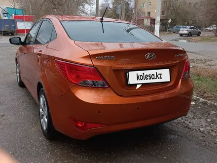 Hyundai Accent 2014 года за 6 000 000 тг. в Актобе – фото 4