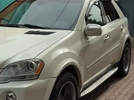 Mercedes-Benz ML 500 2009 года за 10 000 000 тг. в Алматы – фото 3