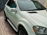 Mercedes-Benz ML 500 2009 годаfor11 800 000 тг. в Алматы – фото 5