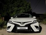 Toyota Camry 2020 года за 12 800 000 тг. в Актау