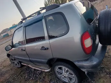 Chevrolet Niva 2008 года за 1 700 000 тг. в Актобе – фото 3