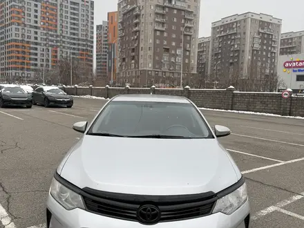 Toyota Camry 2015 года за 9 900 000 тг. в Алматы – фото 2