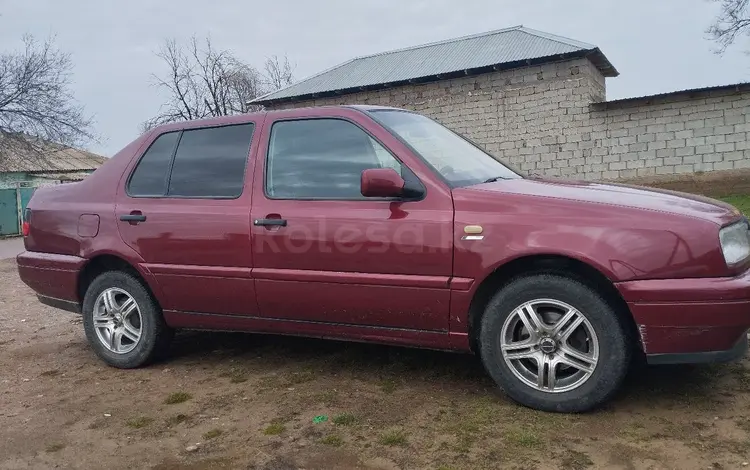 Volkswagen Vento 1995 годаfor1 650 000 тг. в Шымкент