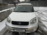 Toyota RAV4 2004 года за 5 500 000 тг. в Алматы