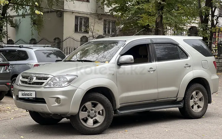 Toyota Fortuner 2005 годаүшін6 500 000 тг. в Алматы