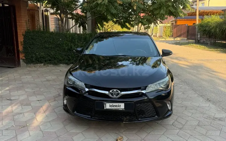 Toyota Camry 2017 года за 6 500 000 тг. в Атырау