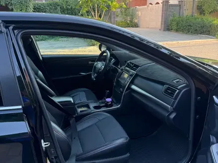 Toyota Camry 2017 года за 6 500 000 тг. в Атырау – фото 7