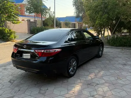 Toyota Camry 2017 года за 6 500 000 тг. в Атырау – фото 6