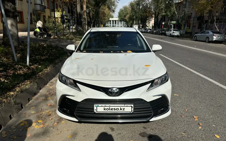 Toyota Camry 2023 годаfor17 000 000 тг. в Алматы