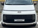 Hyundai Staria 2024 года за 22 800 000 тг. в Алматы