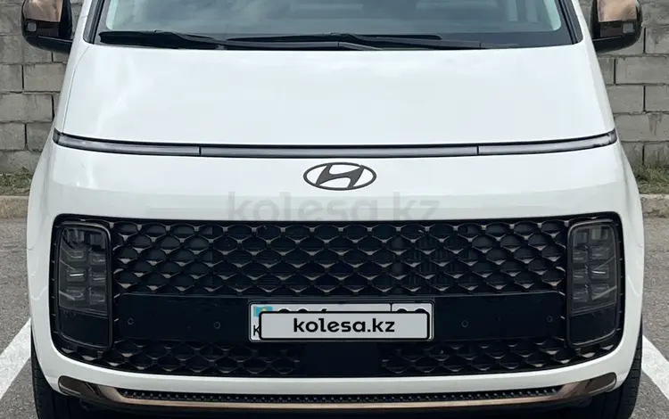 Hyundai Staria 2024 года за 22 800 000 тг. в Алматы
