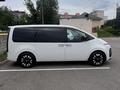 Hyundai Staria 2024 года за 22 800 000 тг. в Алматы – фото 3