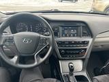 Hyundai Sonata 2016 годаүшін4 500 000 тг. в Актобе – фото 2
