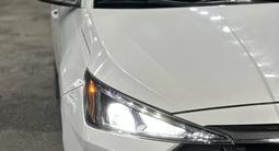 Hyundai Elantra 2018 года за 8 800 000 тг. в Шымкент – фото 2