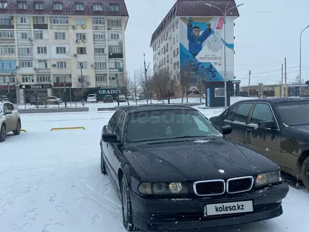 BMW 740 1996 года за 3 200 000 тг. в Атырау – фото 2