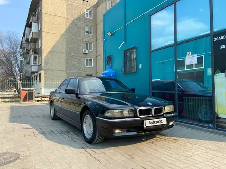 BMW 740 1996 года за 3 200 000 тг. в Атырау – фото 6