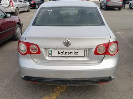 Volkswagen Jetta 2008 года за 2 800 000 тг. в Уральск – фото 2