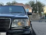 Mercedes-Benz E 320 1995 года за 1 300 000 тг. в Алматы – фото 3