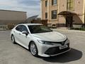 Toyota Camry 2019 года за 15 700 000 тг. в Жанаозен