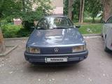 Volkswagen Passat 1993 годаүшін2 100 000 тг. в Тараз