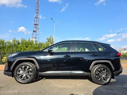 Toyota RAV4 2024 года за 21 990 000 тг. в Петропавловск – фото 17