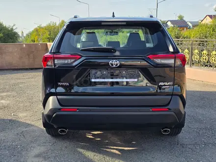 Toyota RAV4 2024 года за 21 990 000 тг. в Петропавловск – фото 36