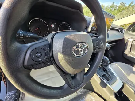 Toyota RAV4 2024 года за 21 990 000 тг. в Петропавловск – фото 45