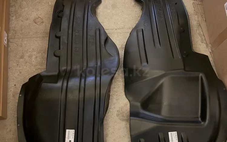 Подкрылки Lexus LX 470 за 35 000 тг. в Алматы