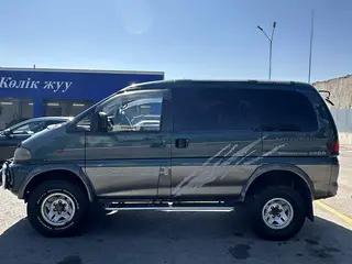 Mitsubishi Delica