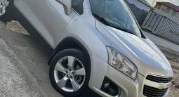 Chevrolet Tracker 2015 года за 5 500 000 тг. в Атырау – фото 2