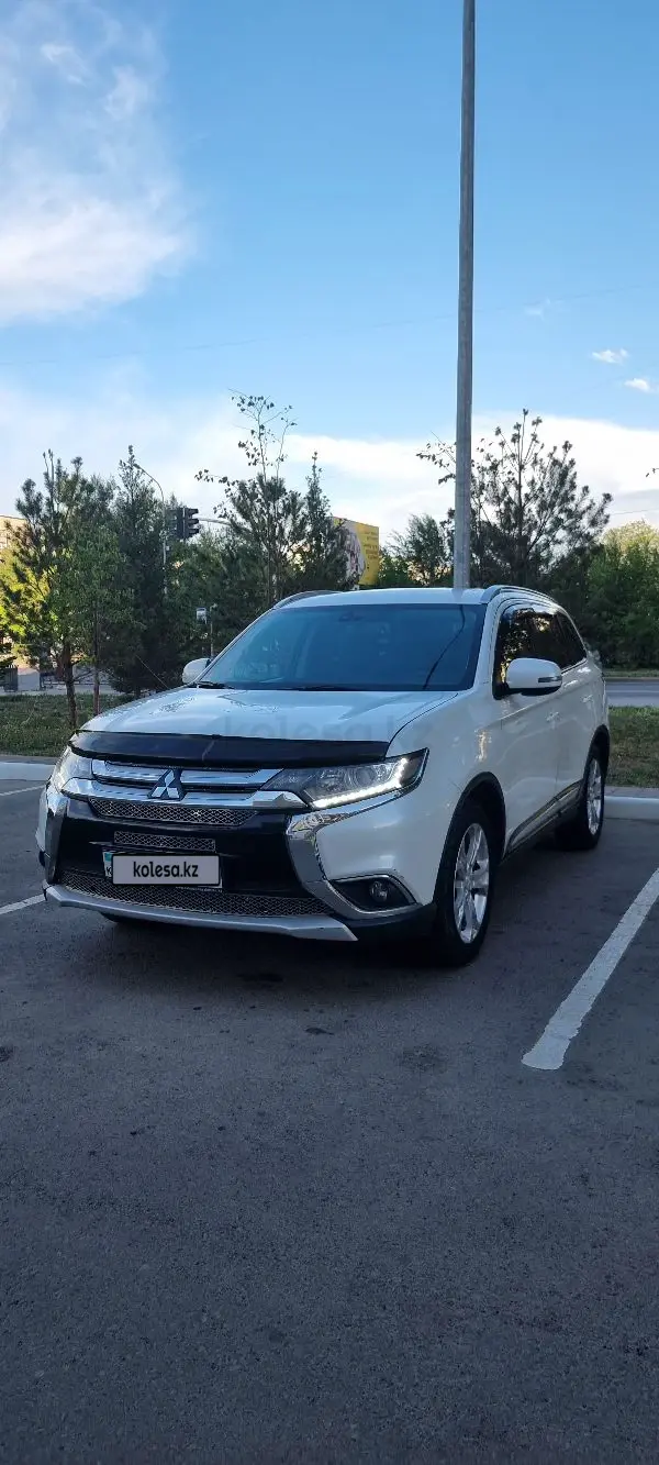 Mitsubishi Outlander, 2015