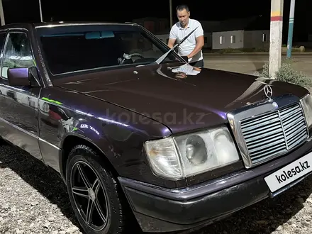Mercedes-Benz E 200 1992 года за 1 300 000 тг. в Кызылорда – фото 2
