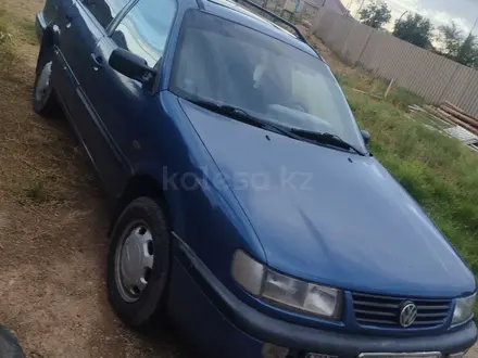 Volkswagen Passat 1994 года за 1 500 000 тг. в Шымкент – фото 2