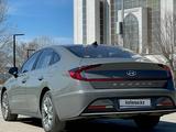 Hyundai Sonata 2022 года за 12 300 000 тг. в Актобе – фото 2