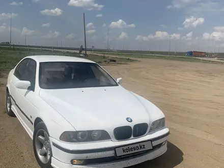 BMW 528 1997 года за 3 700 000 тг. в Астана – фото 2