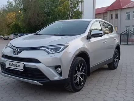 Toyota RAV4 2019 года за 11 900 000 тг. в Актобе