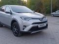 Toyota RAV4 2019 годаүшін11 900 000 тг. в Актобе – фото 2