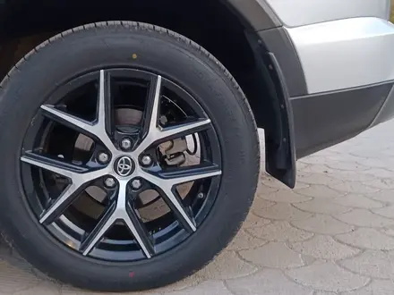 Toyota RAV4 2019 года за 11 900 000 тг. в Актобе – фото 18